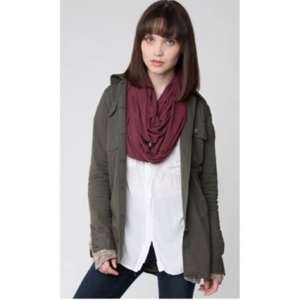 Brandy Melville Reese Infinity Scarf - Picture 4 of 6